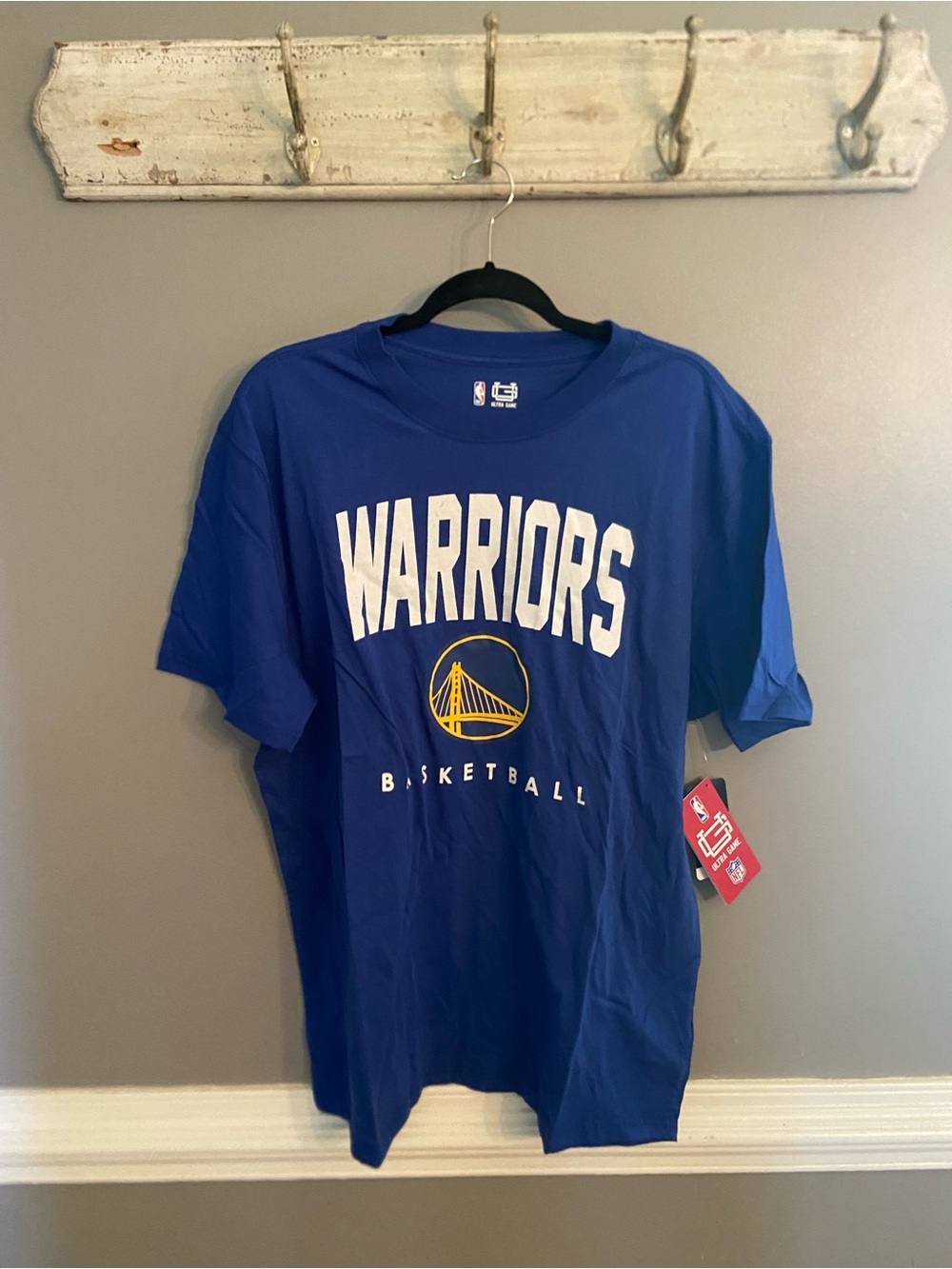 Golden State Warriors Tee. New with tags. Size XL. Will come in original polyBag